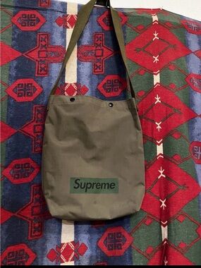 Supreme Olive Canvas Shoulder Bag with Green Logo 2010 military box logo bag